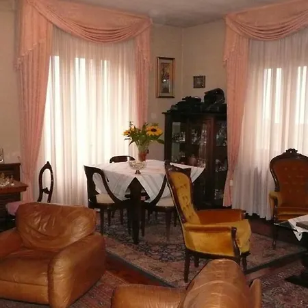 Casa Di Roberto Couette-café *