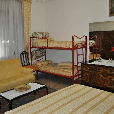 Casa Di Roberto Couette-café